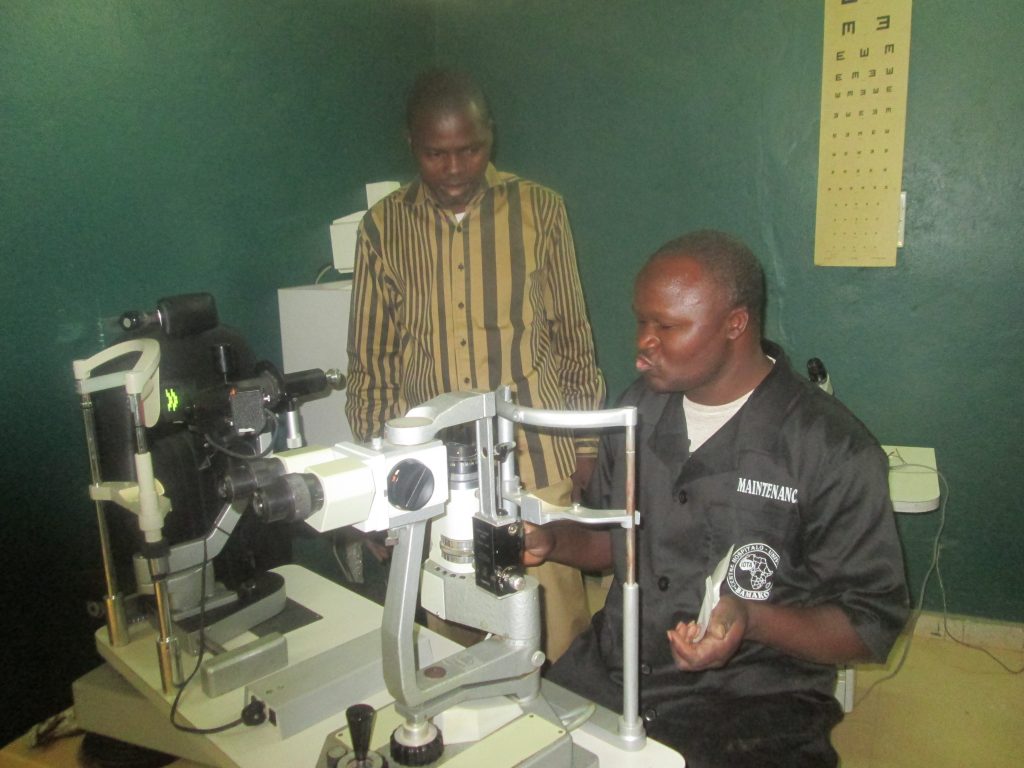 Óptica de Ojos del Mundo en Mali 