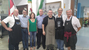 Equipo de cocina _ comida solidaria 