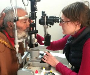 Eye testing to old man