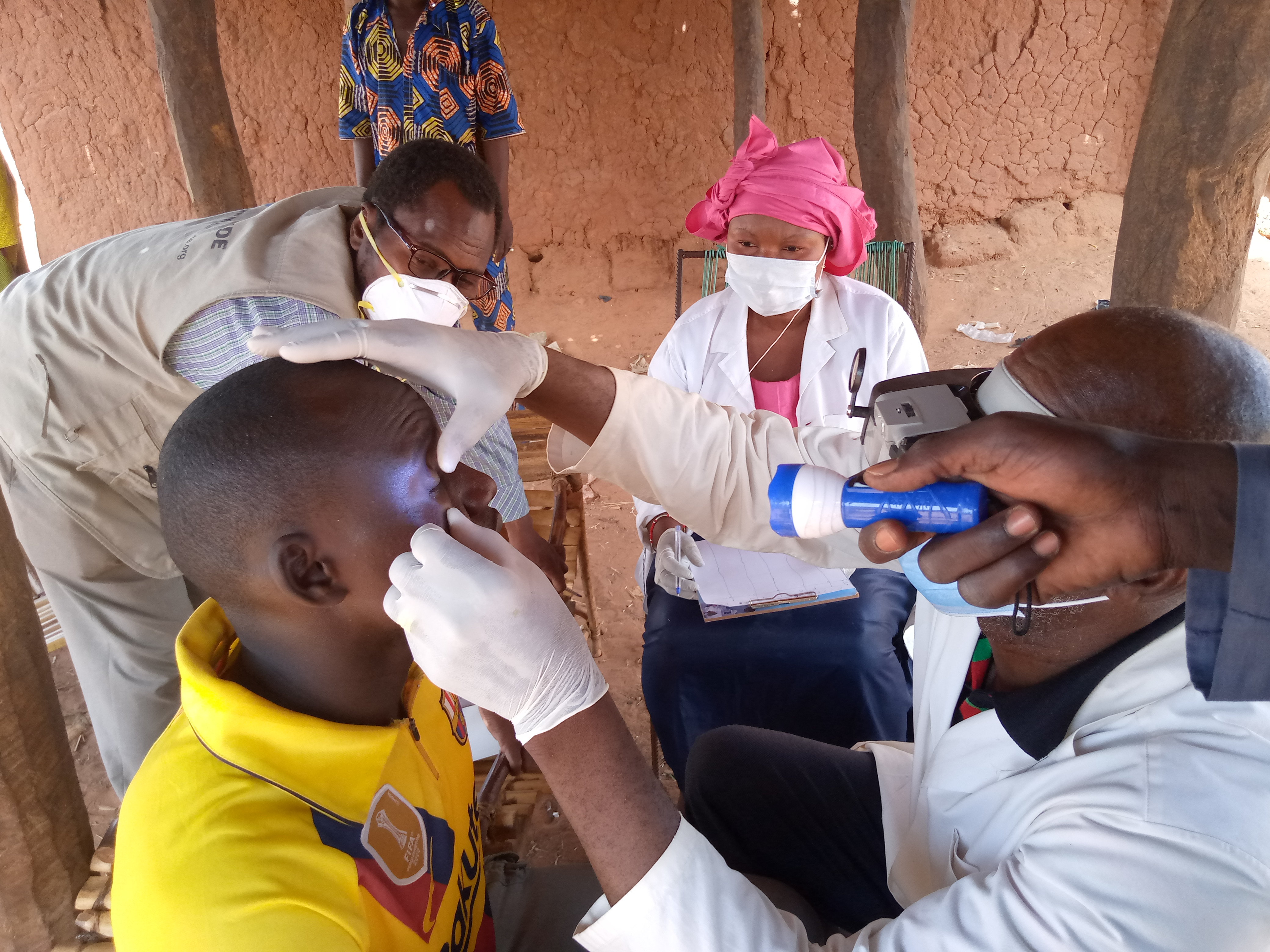 Financial contribution by the ESCRS to ensure eye care in Mali during the pandemic 