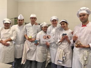 El grupo de estudiantes de cocina y pastelería solidarios