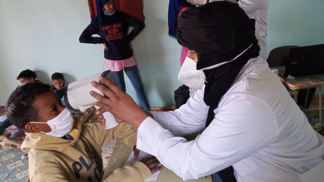 Más material y más revisiones escolares en los campamentos saharauis