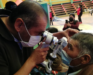 Eye examination in Oruro