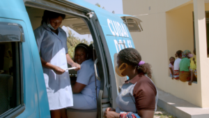 Mobile optician's shop managed by women in Inhambane