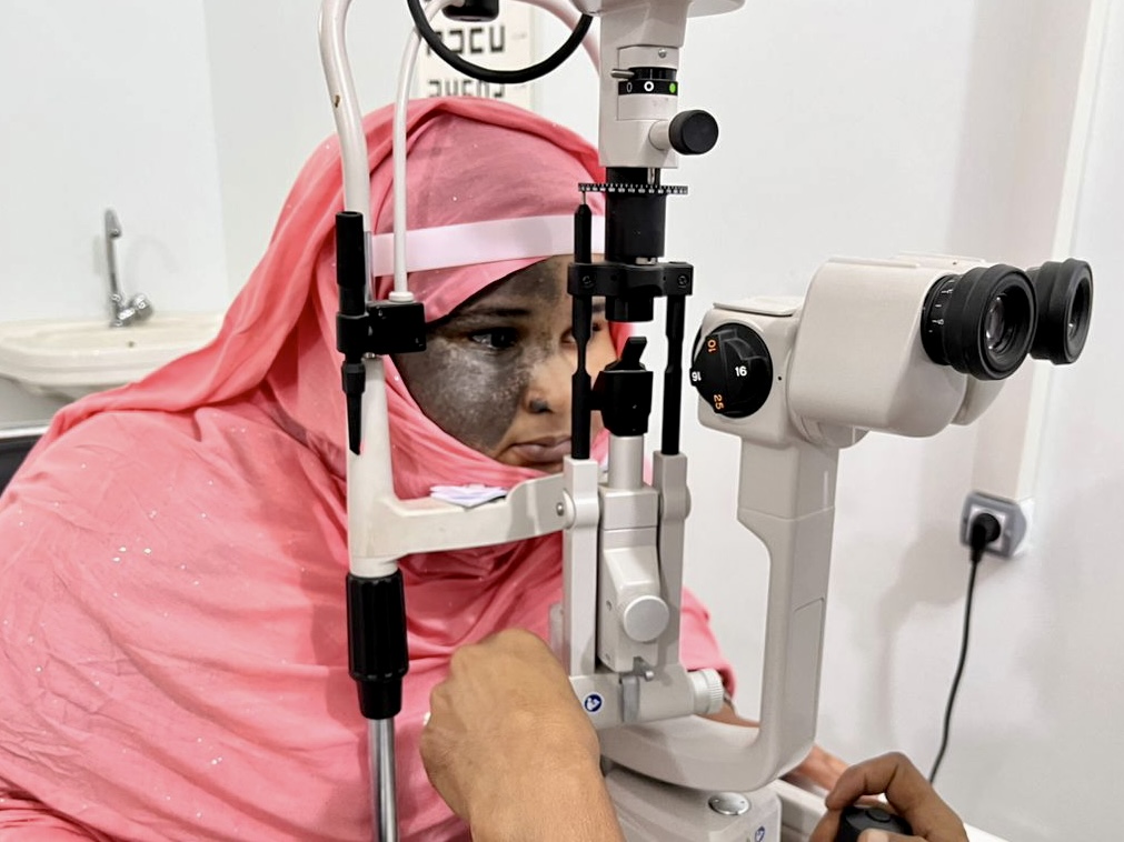 Verano de revisiones oculares a estudiantes saharauis en Rabuni
