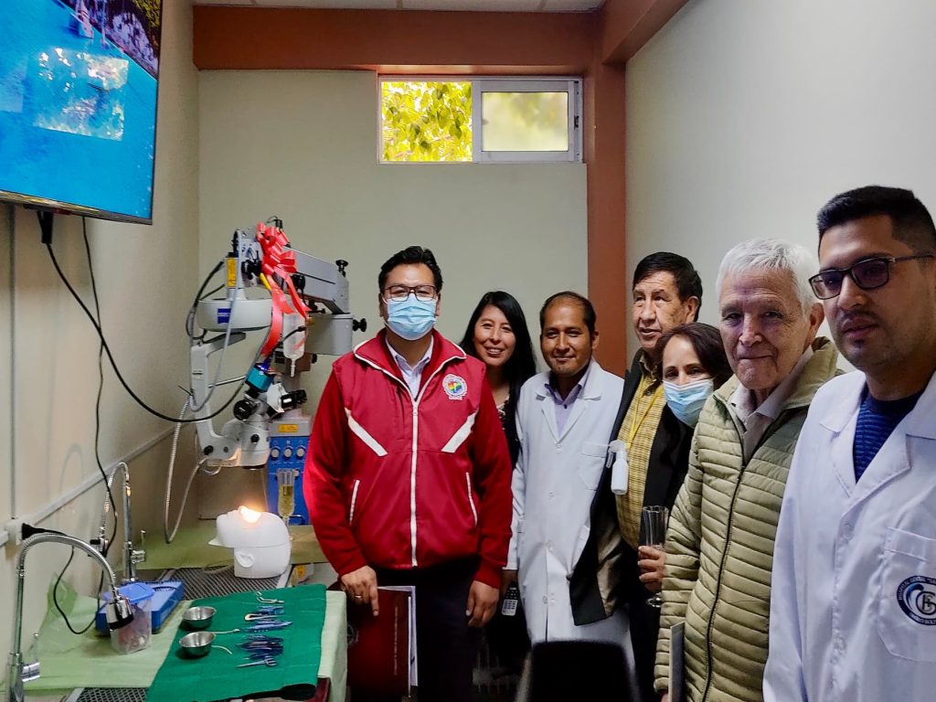 Group of people at the WetLab in Oruro