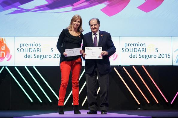 La Directora general d'Ulls del món, Núria Ramon i el President de Catalana Occident, Josep Maria Serra